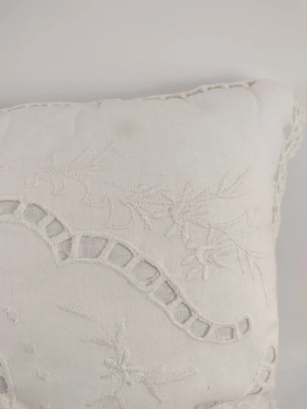 White Throw Pillows Set of 3 Heart Square Rectangle Couch Arm Chair Country